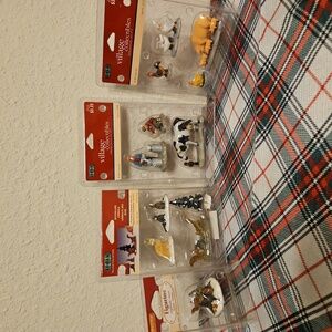 Lemax Assortment Of Mini Figurine Holiday Village Accessories